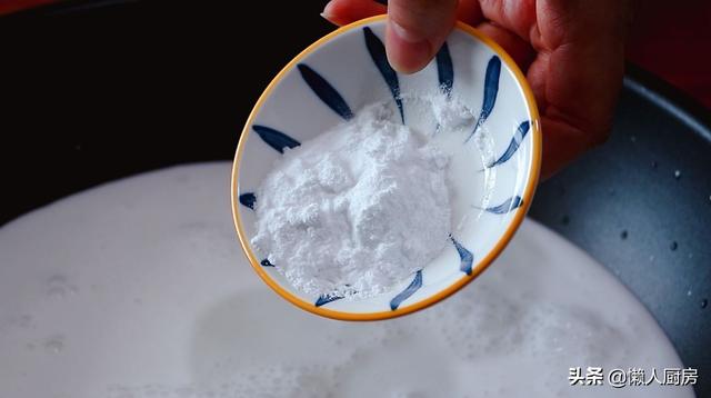 市場碰到此豆腐別手軟，簡單涼拌一下，真美味，有人根本沒吃過 熱愛美食 第9张