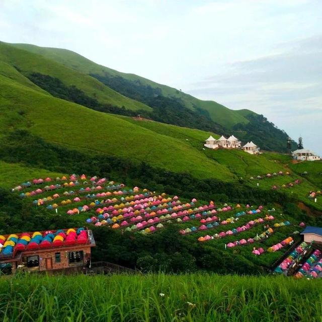 江西旅游景点大全，江西旅游必去景点一览表（江西最美的十大风景区）