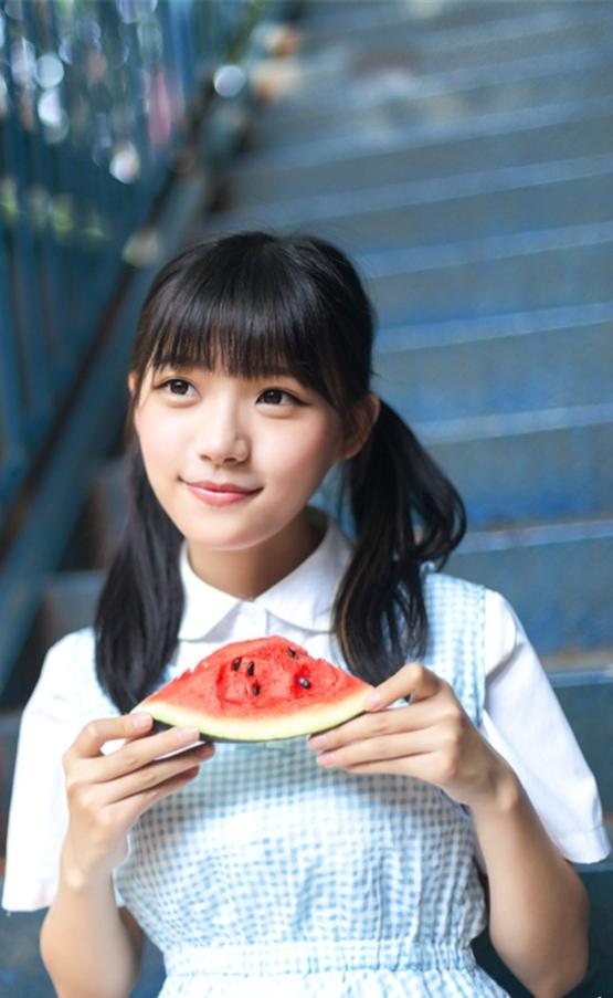 一碗银耳羹当作晚餐，我的晚餐就这一碗