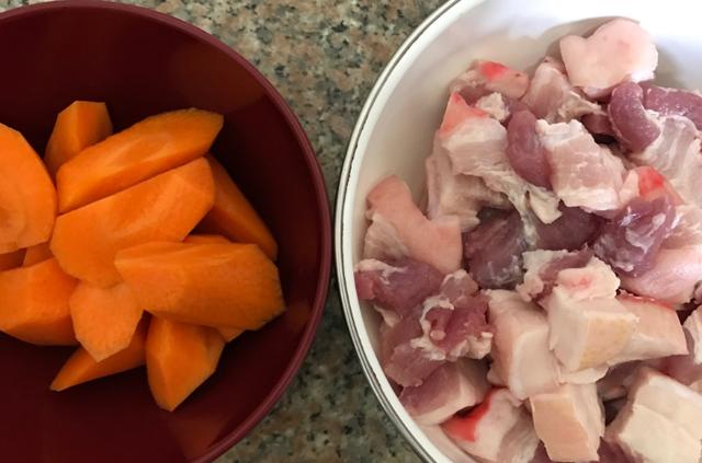 腐乳豆腐五花肉做法，1斤五花肉加上一块腐乳