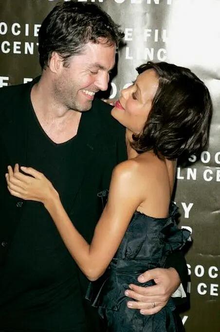 牛顿的棺材板要顶不住了，西部世界的女人们