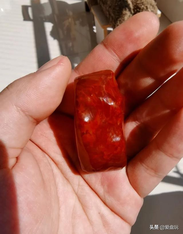 蜜蜡认主人的表现，蜜蜡的基本认识（蜜蜡佩戴有什么样的规则呢）
