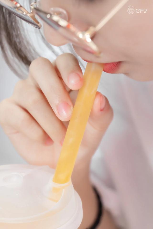 新场街茶屿水果茶，超巨型红色水果茶城堡