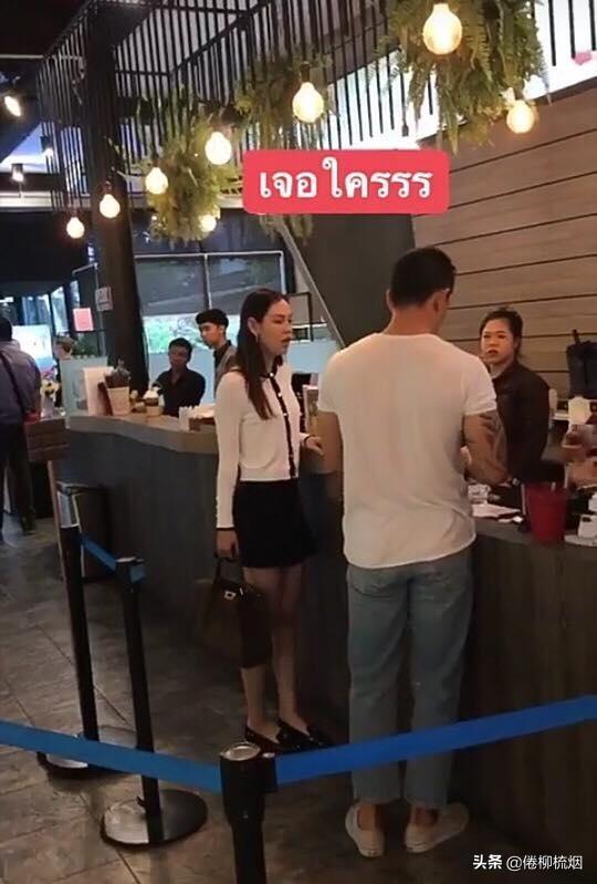 songkran，高调分享与Songkran的合照后