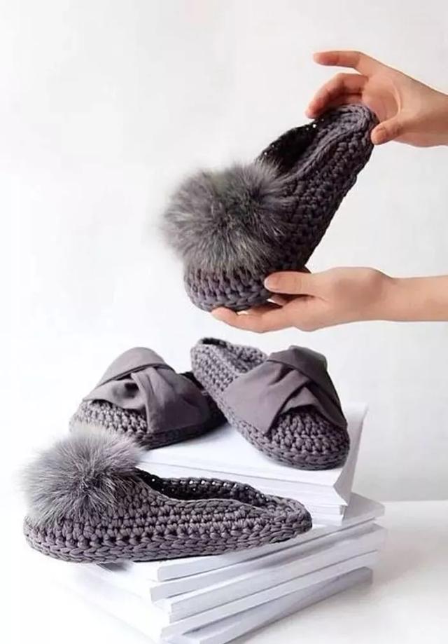 适合新手钩织的毛线拖鞋教程，家里有织女拖鞋不用买