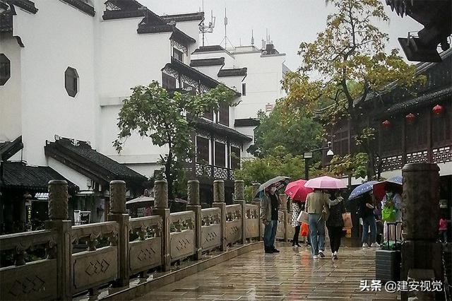 乌衣巷里游客多，老房老街（南京超实用旅行攻略）