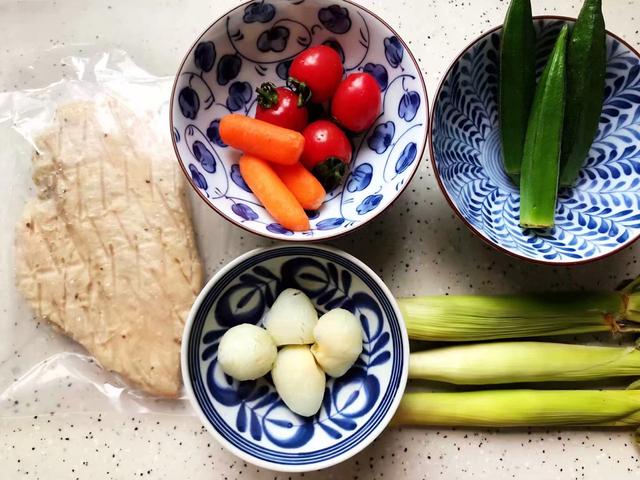 鸡胸肉蔬菜沙拉，蔬菜沙拉鸡胸肉怎么做（#夏日开胃餐#鸡胸肉蔬菜沙拉）