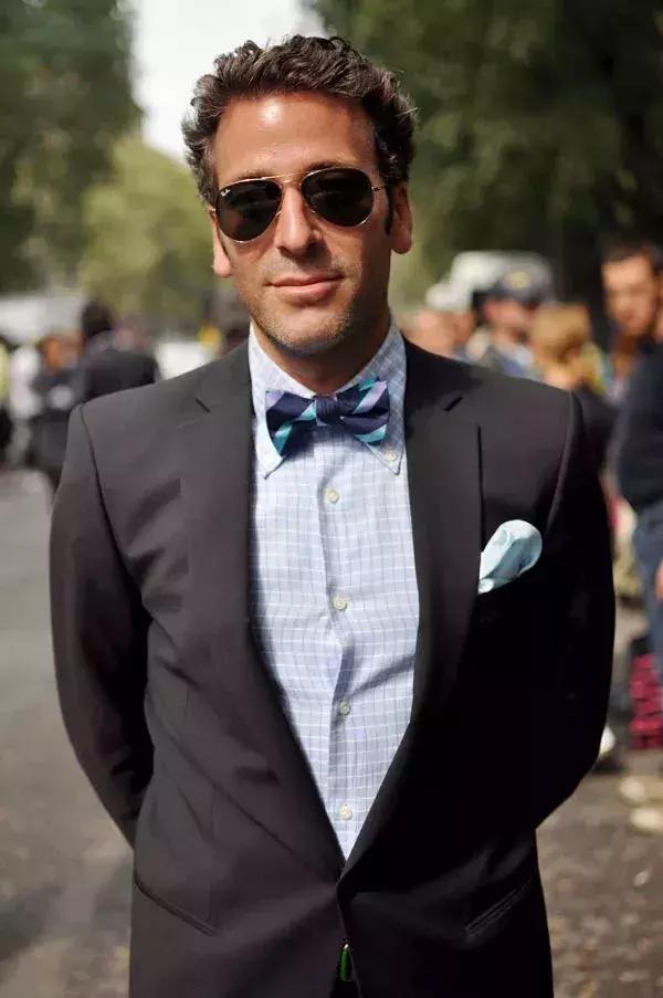 太阳镜怎么挑选，怎么选择适合自己的太阳镜（夏天开车阳光刺眼）