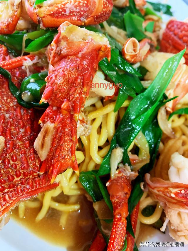 龙虾伊面的做法，姜葱龙虾伊面做法（上班族也可以有的快手主菜）
