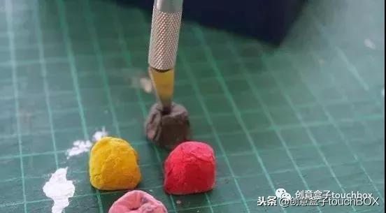 整个鸡蛋托手工制作，随便涂一涂就是孩子爱玩的小手工