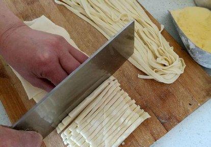 新密夜市有什么好吃的，从板车起步到省内驰名现在的新密夜市家家都有“招牌菜”