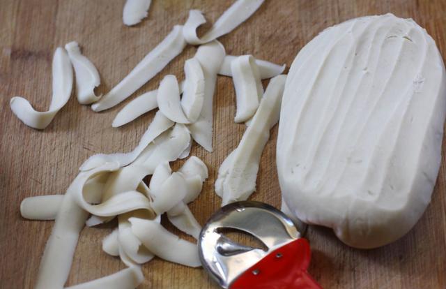 在家怎么做刀削面才好吃，自己在家也能做好吃的刀削面了