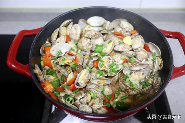 花蛤怎么炒又嫩又香，10分钟上桌鲜美滑嫩