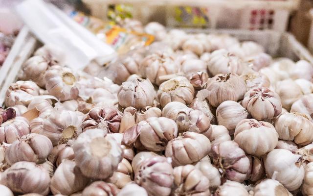 怎样保存大蒜不发芽的方法，保存大蒜牢记一招