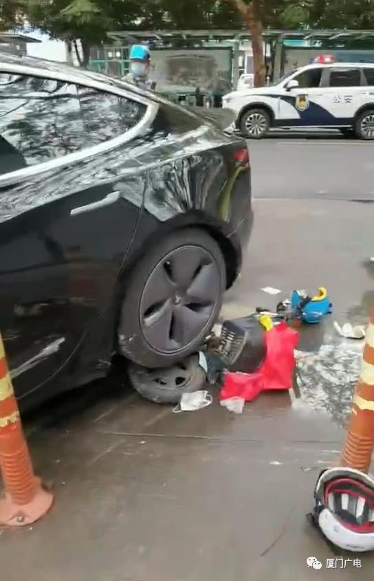 厦门岛内突发事故，一男子当场身亡