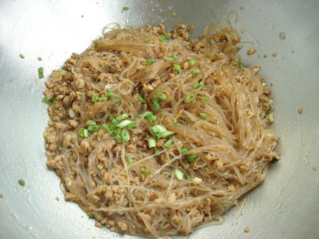 肉末炒粉丝怎么做好吃，教你肉末粉丝家常的做法