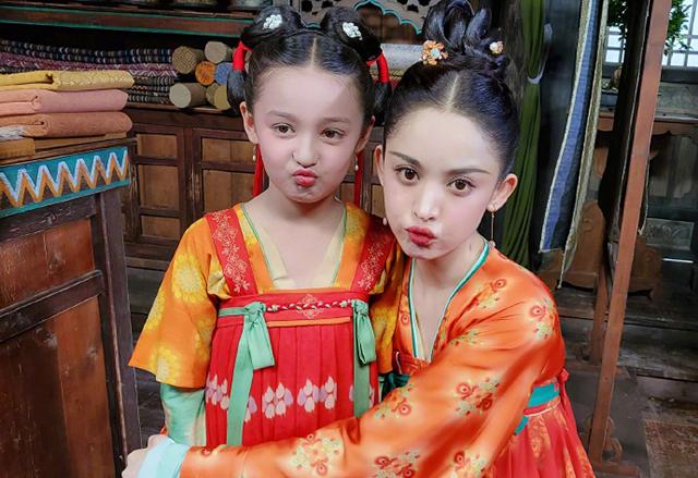 风起霓裳幼年琉璃扮演者，小琉璃10岁就长相太萌