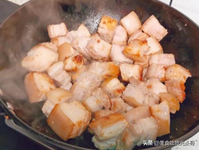 上海红烧肉家常做法简单不油腻，红烧肉的家常做法