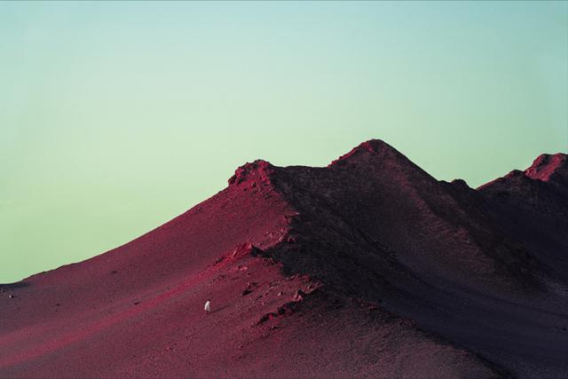 在海西与敦煌交界处，敦煌黑戈壁地区