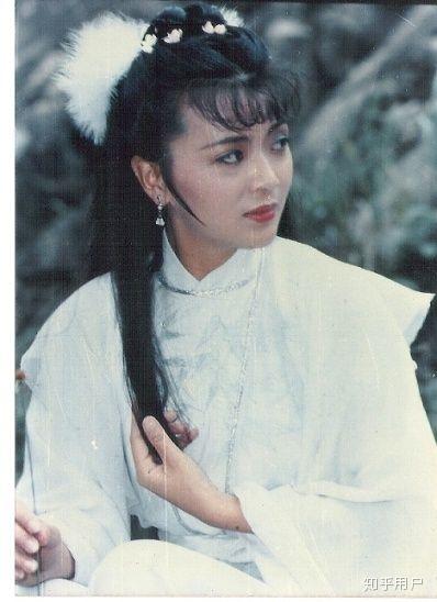 小龙女是谁演的，小龙女都有谁演过（金庸剧4位最美小龙女）