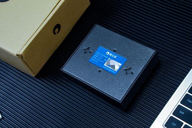 如何自建nas私有云，NAS很贵黑群很难两步让你0基础搭建私有云空间