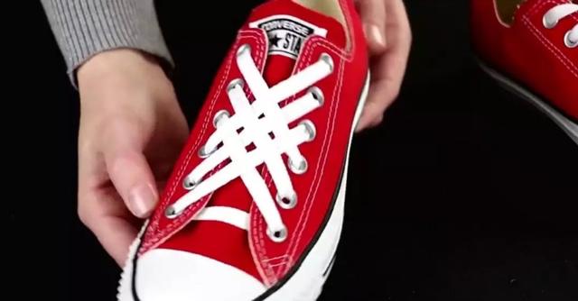 日常最火爆鞋带系法简单几步完成，鞋带太长不会系