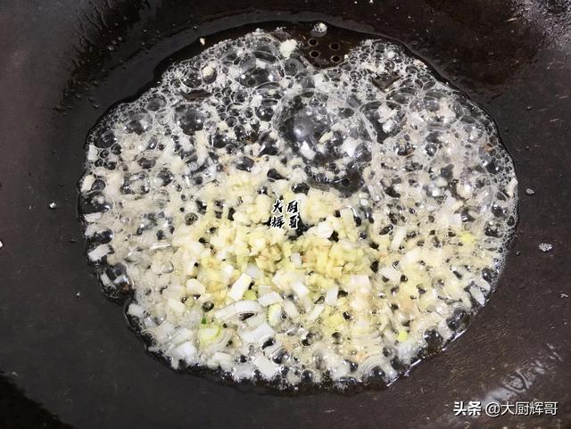 清水辟谷复食食谱，那晚上就来个：炝拌西葫芦