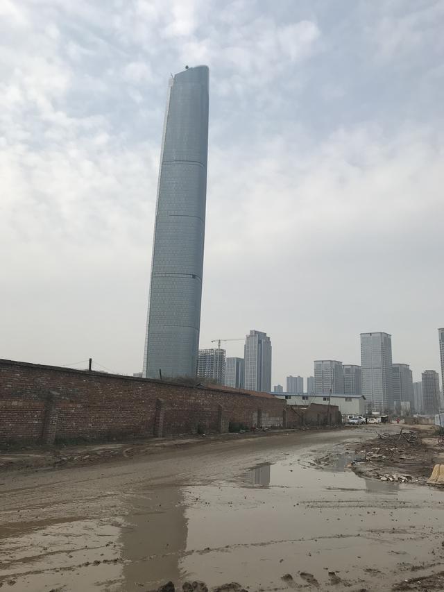 武汉建成的第一高楼，武汉第一高楼的变迁