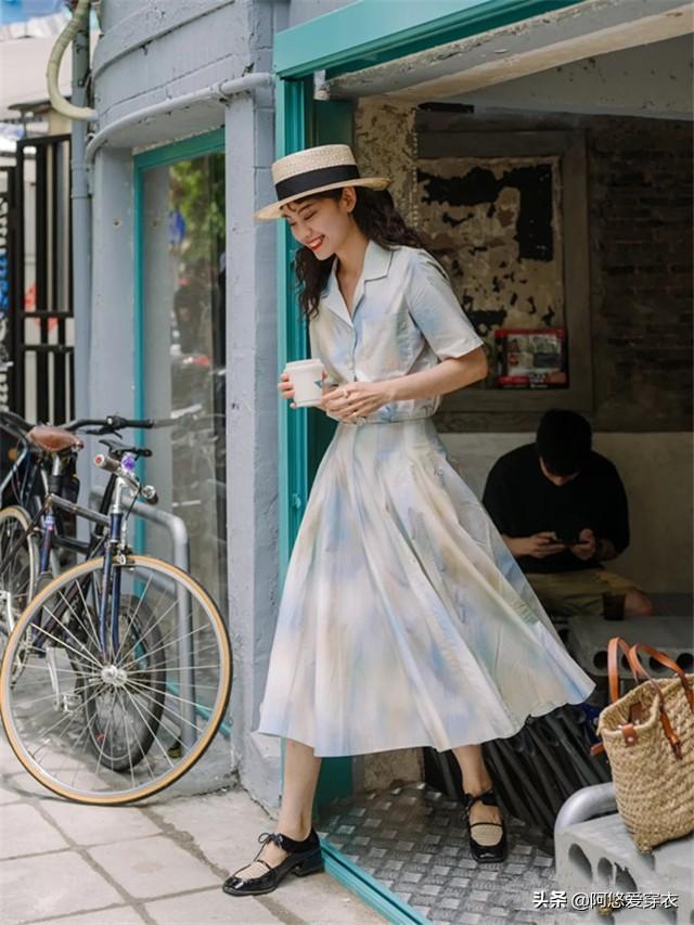 粗跟低帮高跟鞋怎么搭配裤子，气场超强的时髦组合