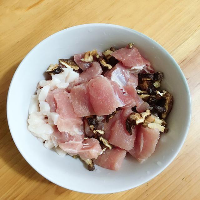 酿豆腐的制作详细方法，梅州美食客家酿豆腐的制作教程