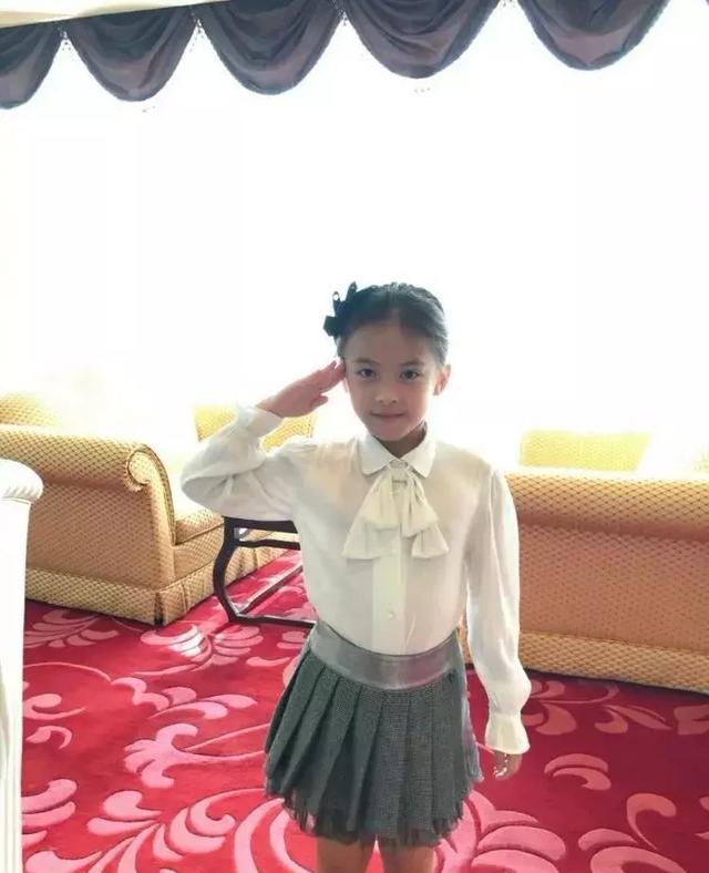 刘涛三个孩子分别是谁的，刘涛母子有多像