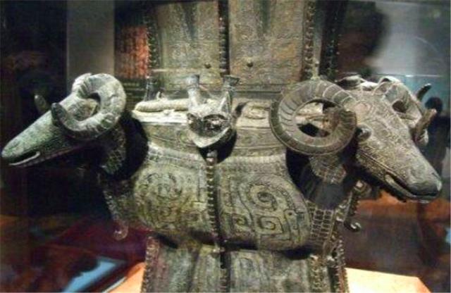 国宝级文物四羊方尊介绍，国宝四羊方尊是如何被发现的