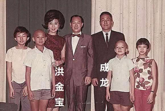 成龙现在多少岁，成龙从年轻到现在（成龙1岁到40岁罕见照）