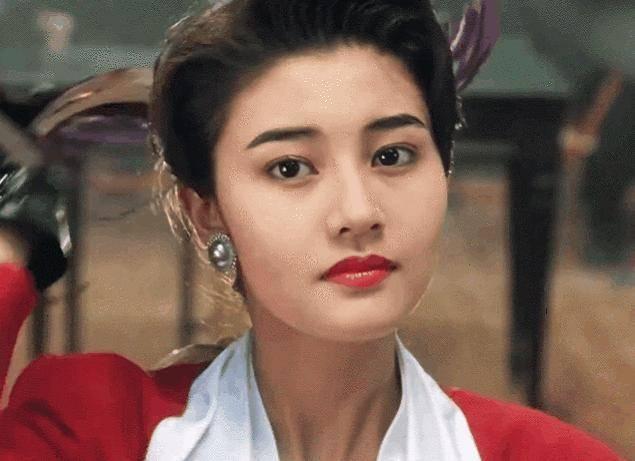 李嘉欣年轻颜值巅峰，李嘉欣惊鸿美图（李嘉欣性感写真照）