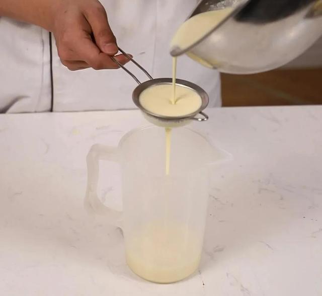 自制毛巾卷蛋糕方法，在家就能做的网红爆款毛巾卷蛋糕来啦