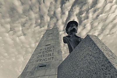 飞机发明历程简介，关于飞机的发明