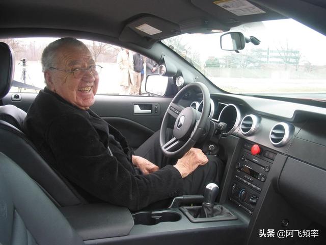 福特野马谢尔比，国内野马谢尔比gt500声浪炸街（史上最强野马——谢尔比GT500）