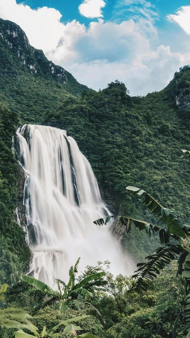 贵州黄果树瀑布，贵州的旅游景点黄果树瀑布（5A景点贵州黄果树瀑布三天两晚旅游全攻略）