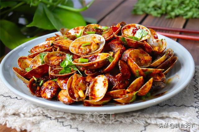 花蛤怎么炒又嫩又香，10分钟上桌鲜美滑嫩