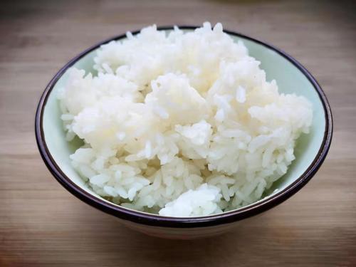 野钓鲫鱼饵料配方大全，野钓鲫鱼的土配方（野钓鲫鱼配方图解）