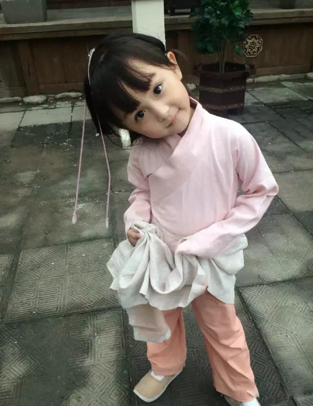 刘楚恬一家三口，小芈月刘楚恬人气不输孙俪