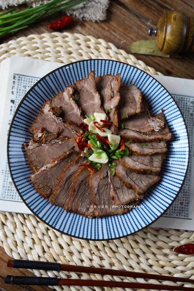 卤牛肉怎么炒好吃，怎么炒卤牛肉才嫩才好吃又简单呢（无辣不欢者的美味佳肴“野山椒卤牛肉炒饭”）