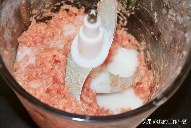 馄饨馅儿的调法，馄饨馅调制方法馄饨怎么做好吃（教你自己调馅儿自己包）