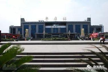 枣庄铁路最新动态，枣庄供电组织110千伏巨山输电工程夜跨京沪高铁施工