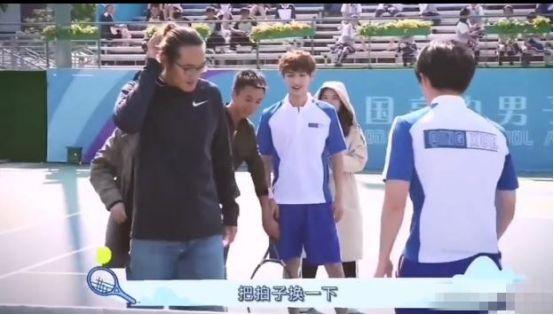 杨幂瞬间化身小迷妹，奋斗吧少年中出演宠弟狂魔