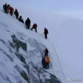 梅里雪山4200海拔观景台，梅里雪山海拔仅6740米