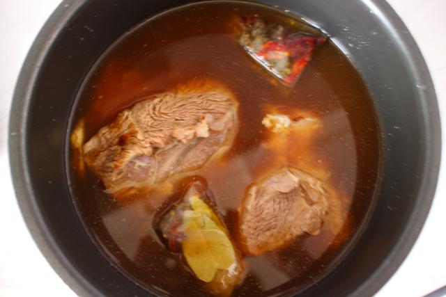 酱牛肉的正确做法，家常酱牛肉的正确方法与配料（这盘酱牛肉，秒杀一切熟食店）