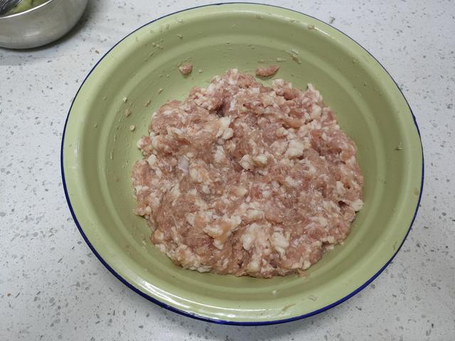 猪肉丸子怎么炸，炸肉丸子怎么炸的又软又香