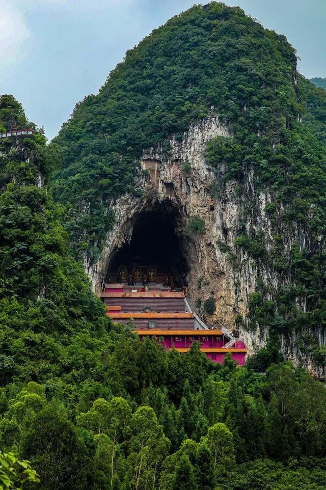 贵州兴义马岭河峡谷风景介绍，万峰成林峡谷飞瀑