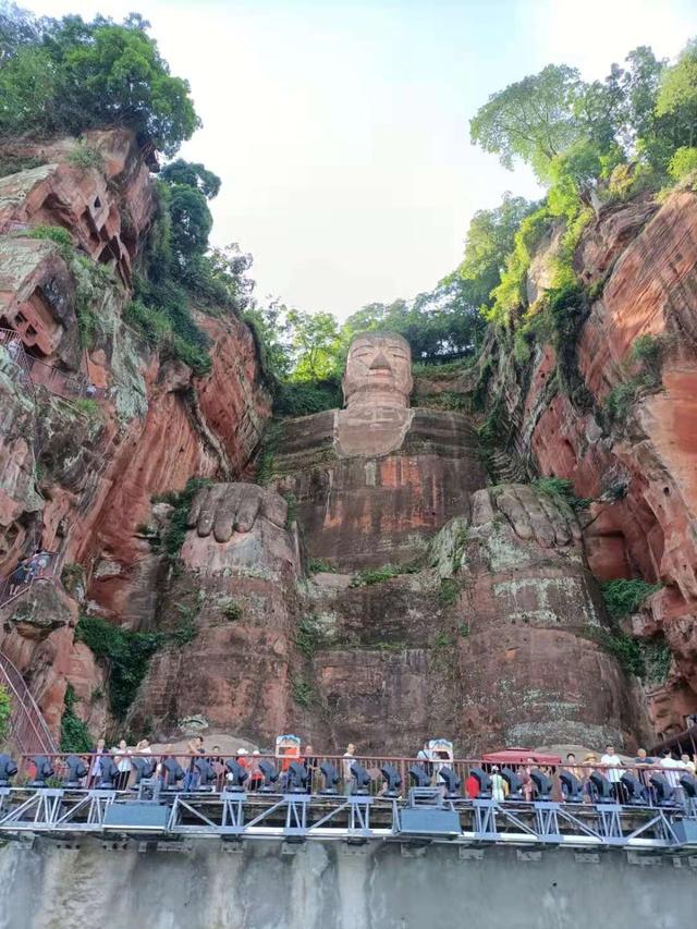 乐山大佛旅游路线，乐山大佛最新旅游攻略详细介绍